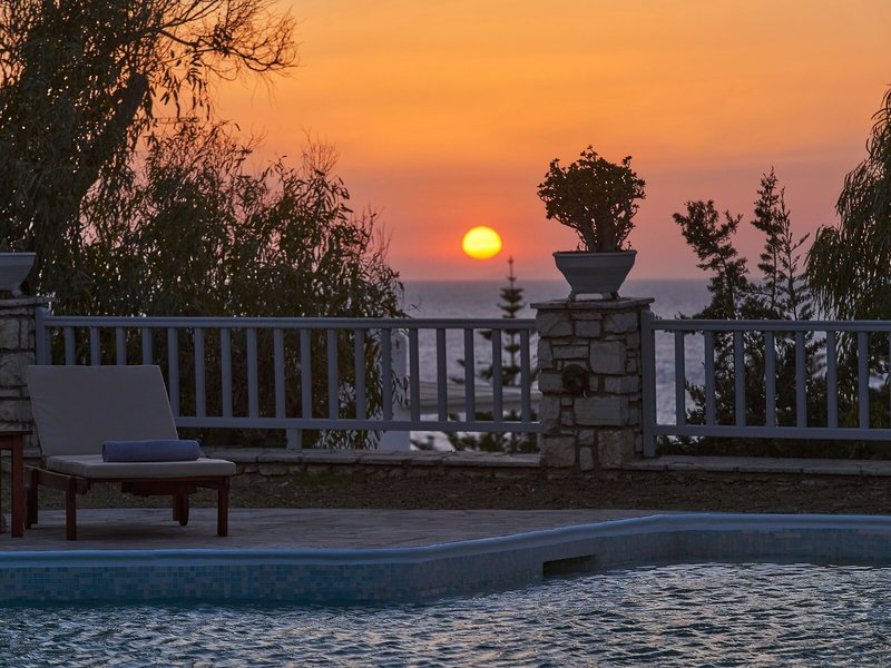 High Mill Paros 24
