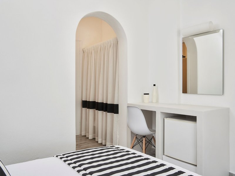 High Mill Paros 39