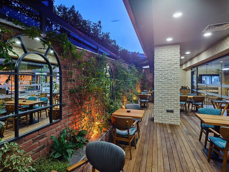 Ibis Istanbul Airport 12