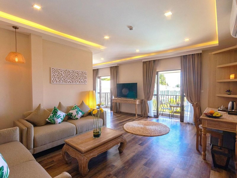 Vannee Golden Sands 24