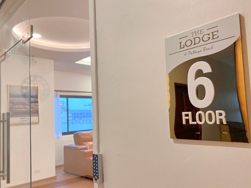 The Lodge Pattaya 32