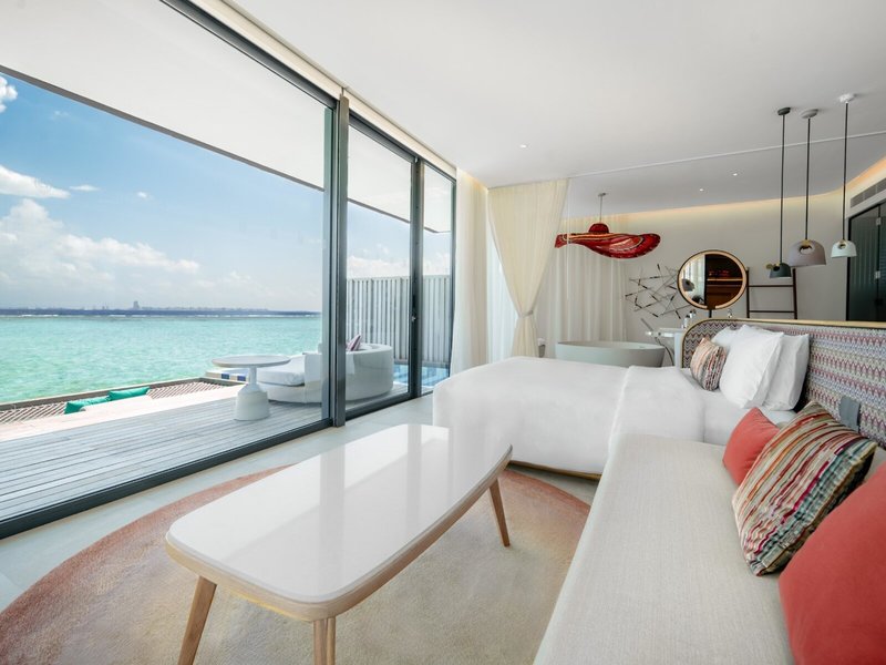 SO/ Maldives 50