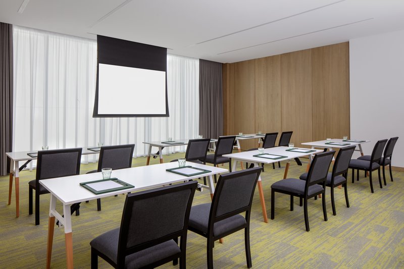 Holiday Inn Dubai Business Bay 2