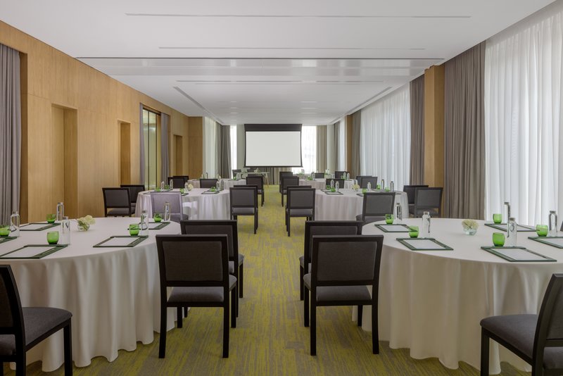 Holiday Inn Dubai Business Bay 5