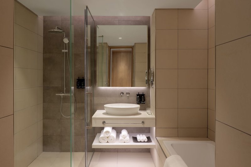 Holiday Inn Dubai Business Bay 13