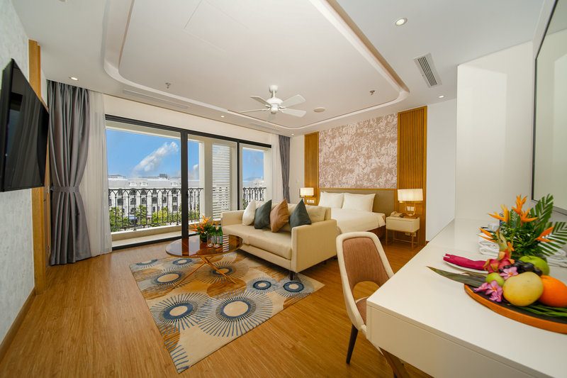 Wyndham Garden Grandworld 4