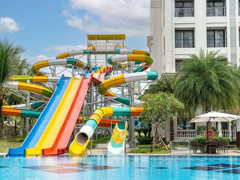 Wyndham Garden Grandworld 12
