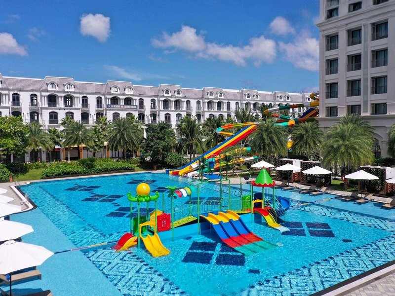 Wyndham Garden Grandworld 13