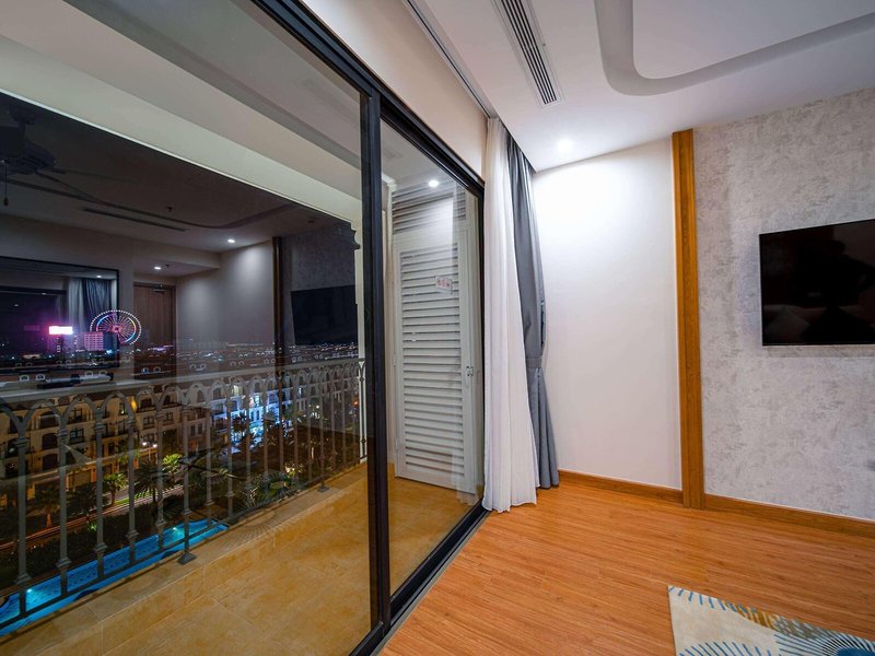 Wyndham Garden Grandworld 46