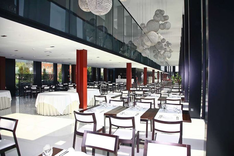 Axis Viana Business & Spa Hotel 5
