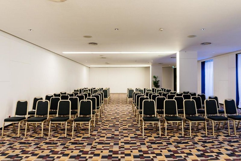 Axis Viana & Spa 4