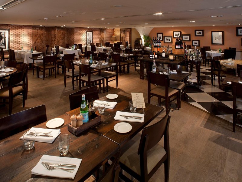 Holiday Inn Golden Mile 14