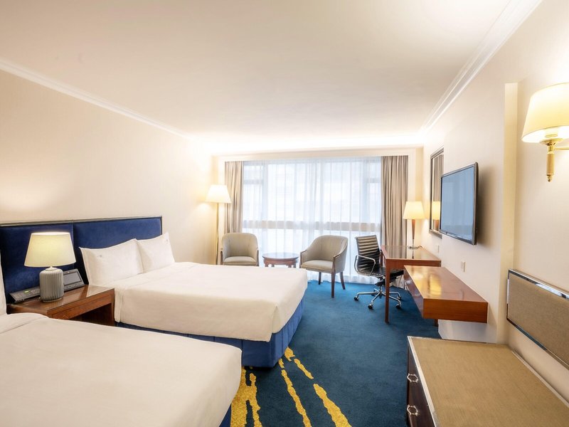 Holiday Inn Golden Mile 25