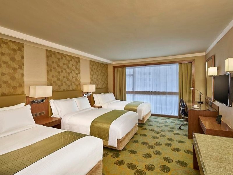 Holiday Inn Golden Mile 27