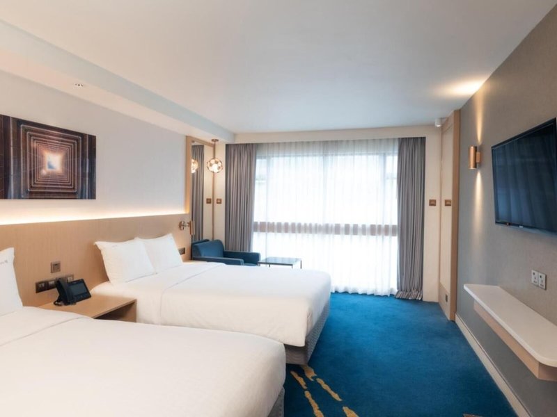 Holiday Inn Golden Mile 30