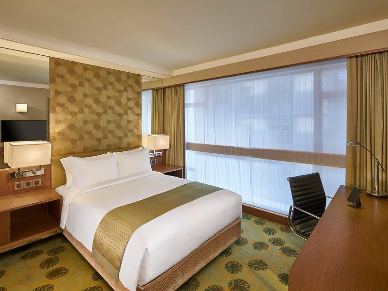 Holiday Inn Golden Mile 33