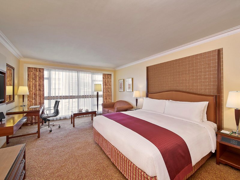 Holiday Inn Golden Mile 34