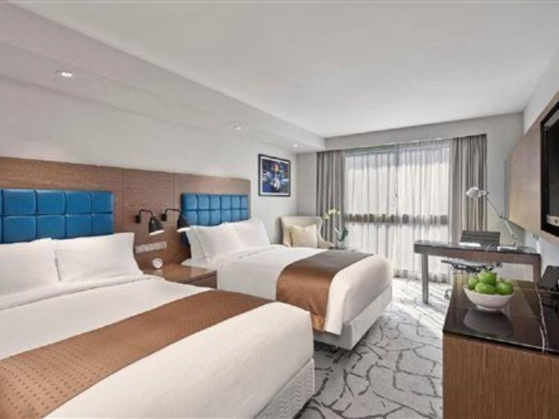 Holiday Inn Golden Mile 44