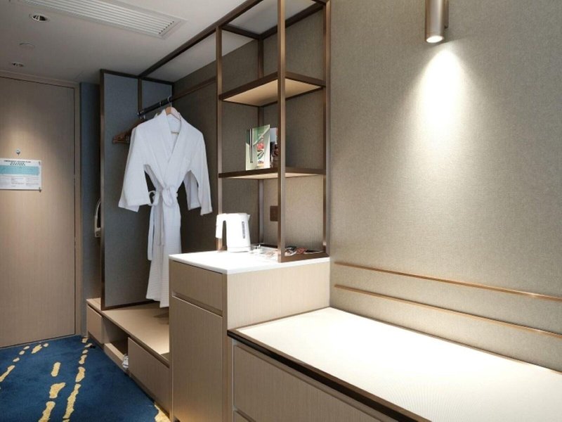 Holiday Inn Golden Mile 49