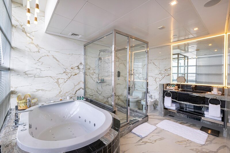 Golden Sands Hotel Creek 8