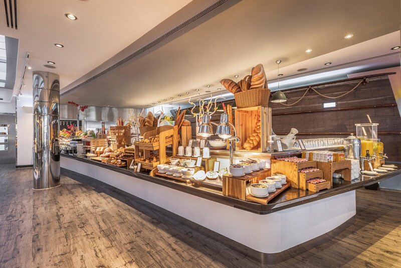 Golden Sands Hotel Creek 13