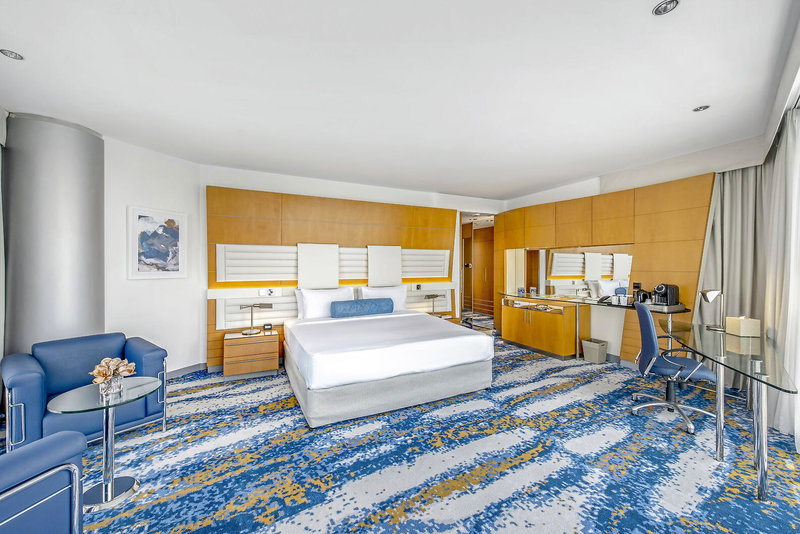 Golden Sands Hotel Creek 4