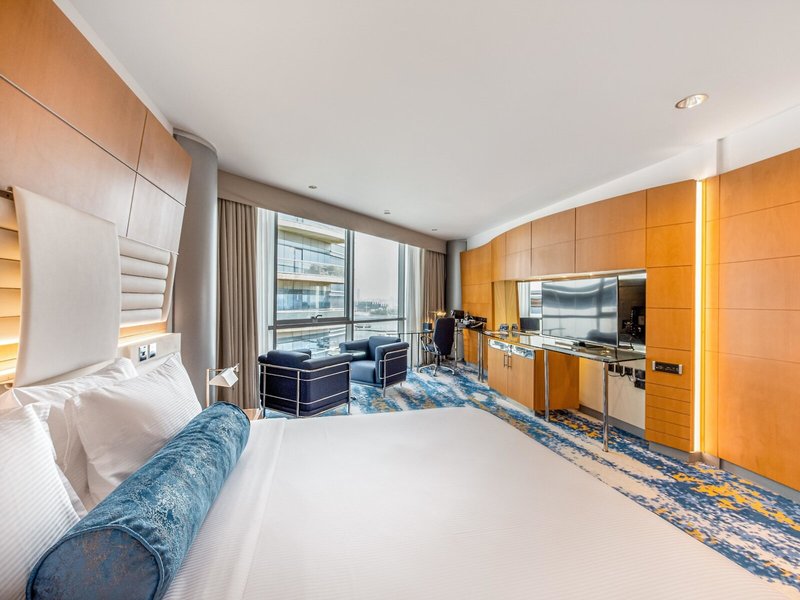 Hilton Dubai Creek 22