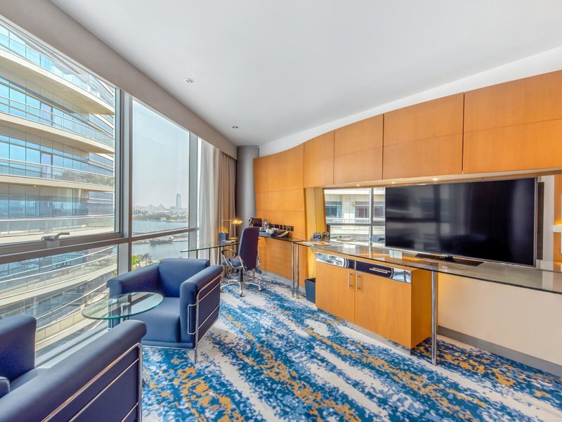 Hilton Dubai Creek 23