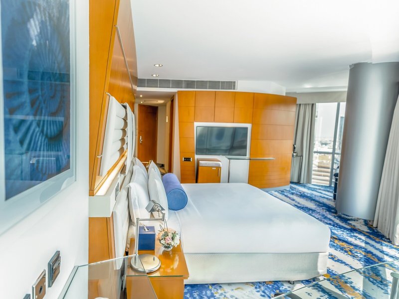 Hilton Dubai Creek 31