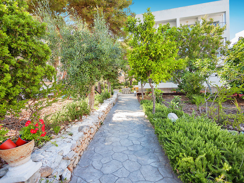 Petit Garden Hotel by Flacalco 9