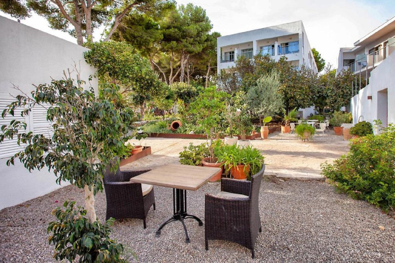 Petit Garden Hotel by Flacalco 10