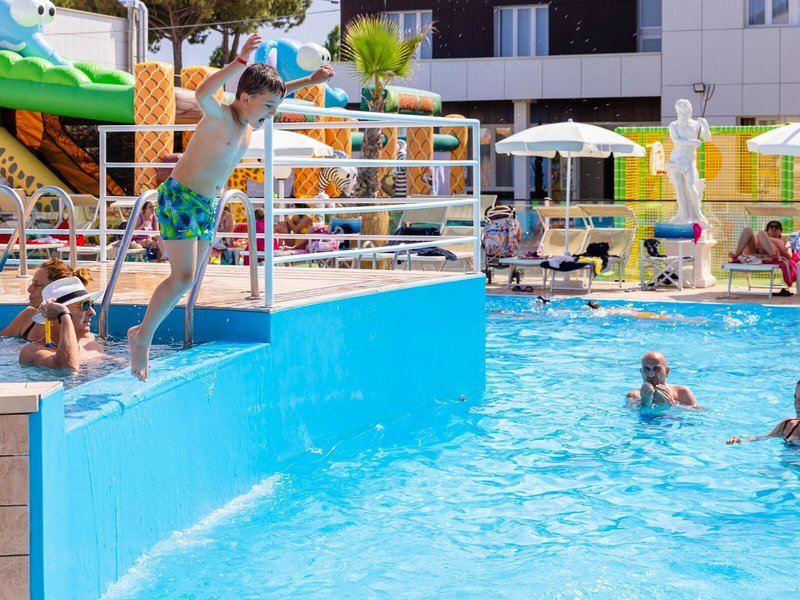 Color Perla Village 6