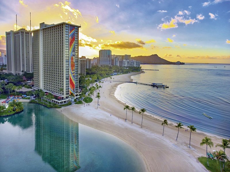 Hilton Hawaiian Village Waikiki Beach Resort 1