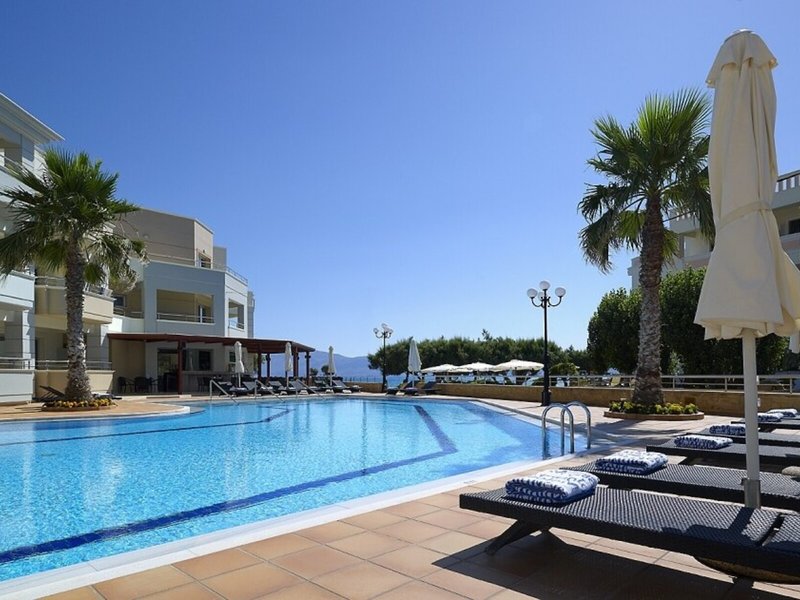Molos Bay 4