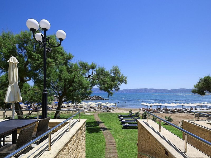 Molos Bay 7