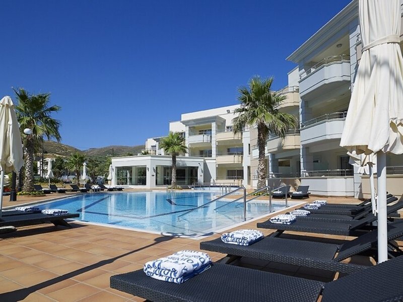 Molos Bay 11