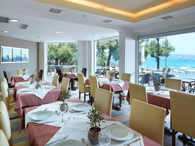Molos Bay 17