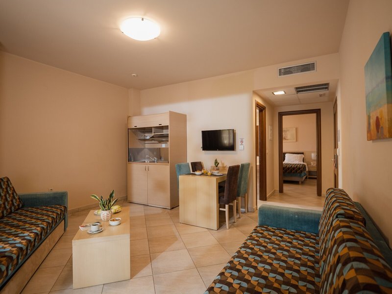 Molos Bay 27