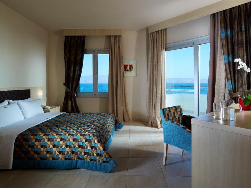 Molos Bay 31