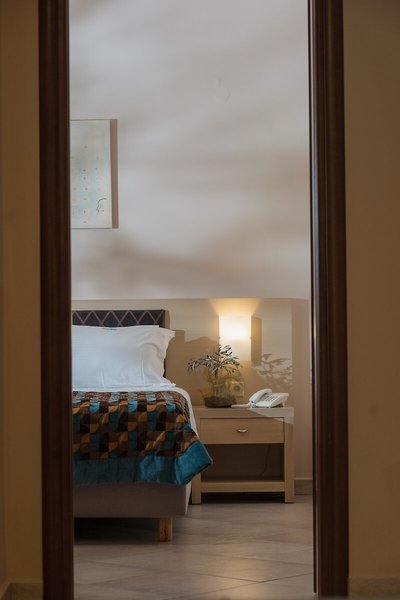 Molos Bay 44