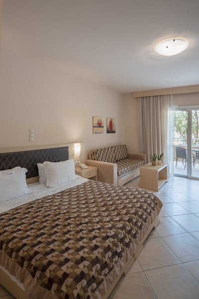 Molos Bay 46