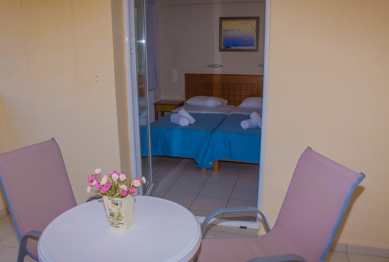 Sunshine Studios & Apartments 6