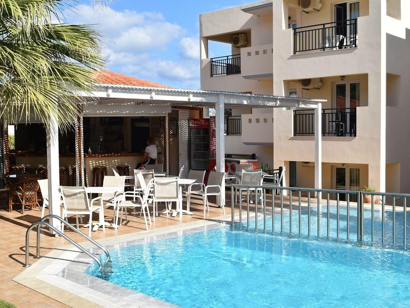 Sunshine Studios & Apartments 3