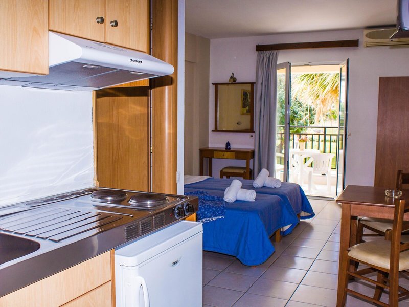 Sunshine Studios & Apartments 14