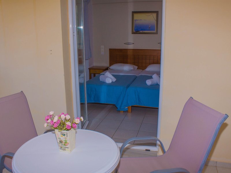 Sunshine Studios & Apartments 16