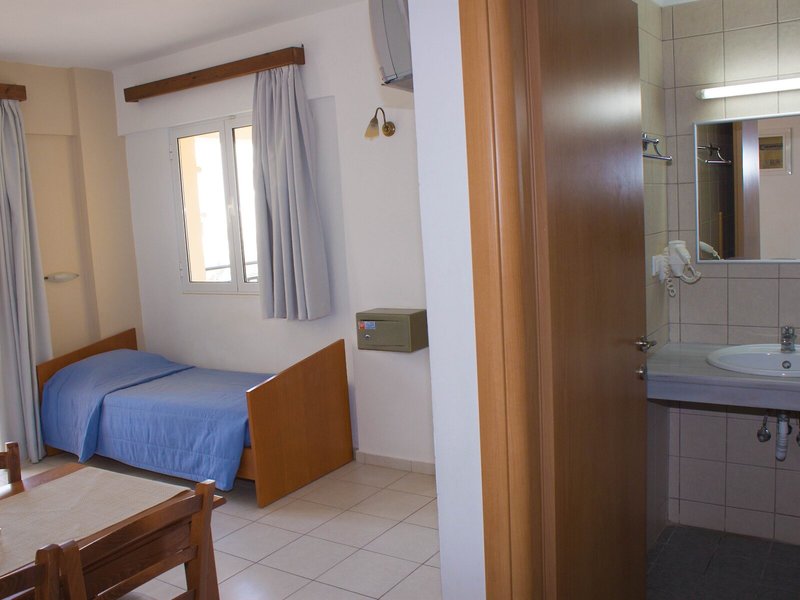 Sunshine Studios & Apartments 18