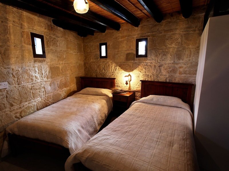 Leonidas Village Houses 28 - Room Example