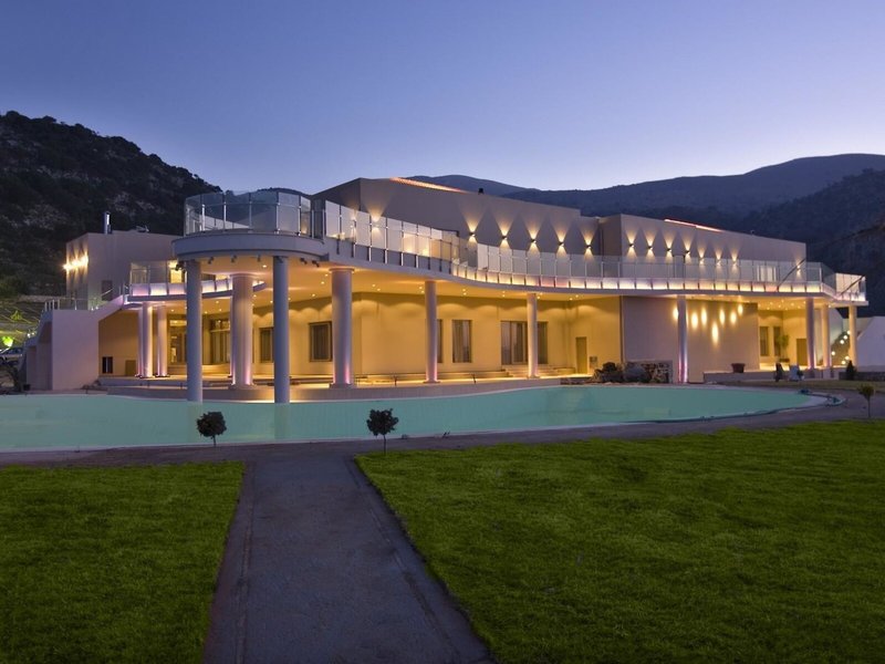 Royal Heights Resort 12
