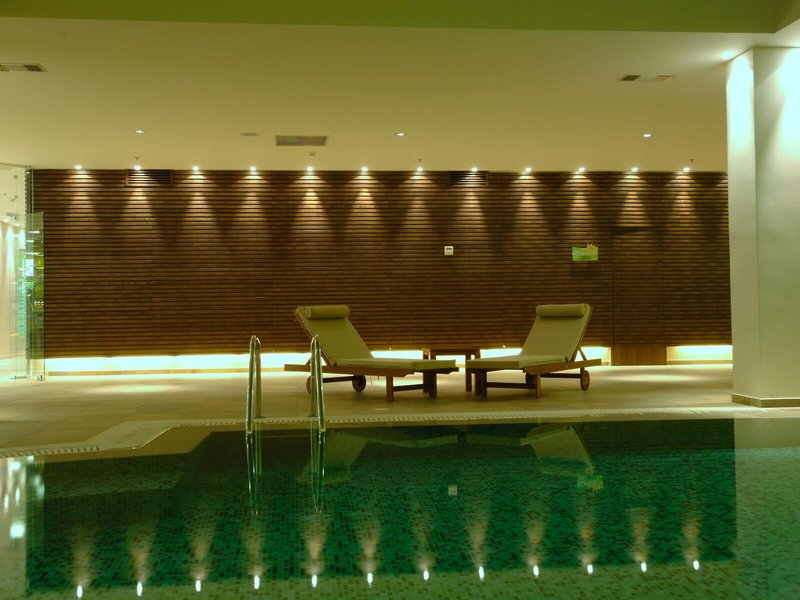 Royal Heights Resort 24