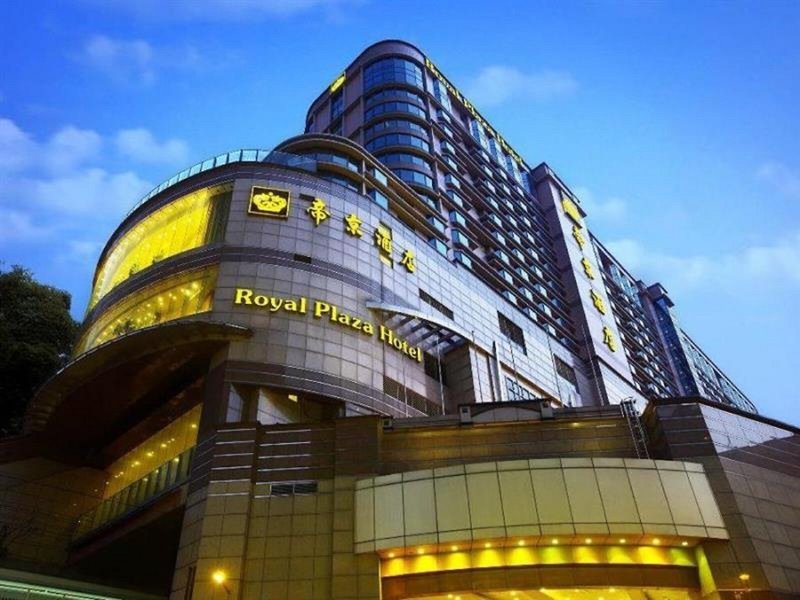 Royal Plaza 4